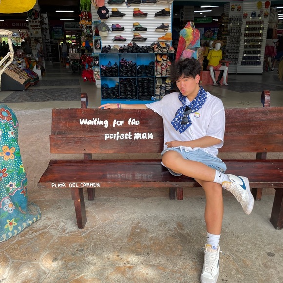 Meet your Posher, Denzel - Picture 1 of 1